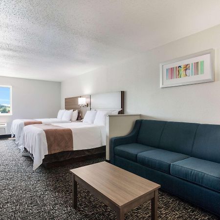 Quality Inn & Suites Ferdinand Zewnętrze zdjęcie