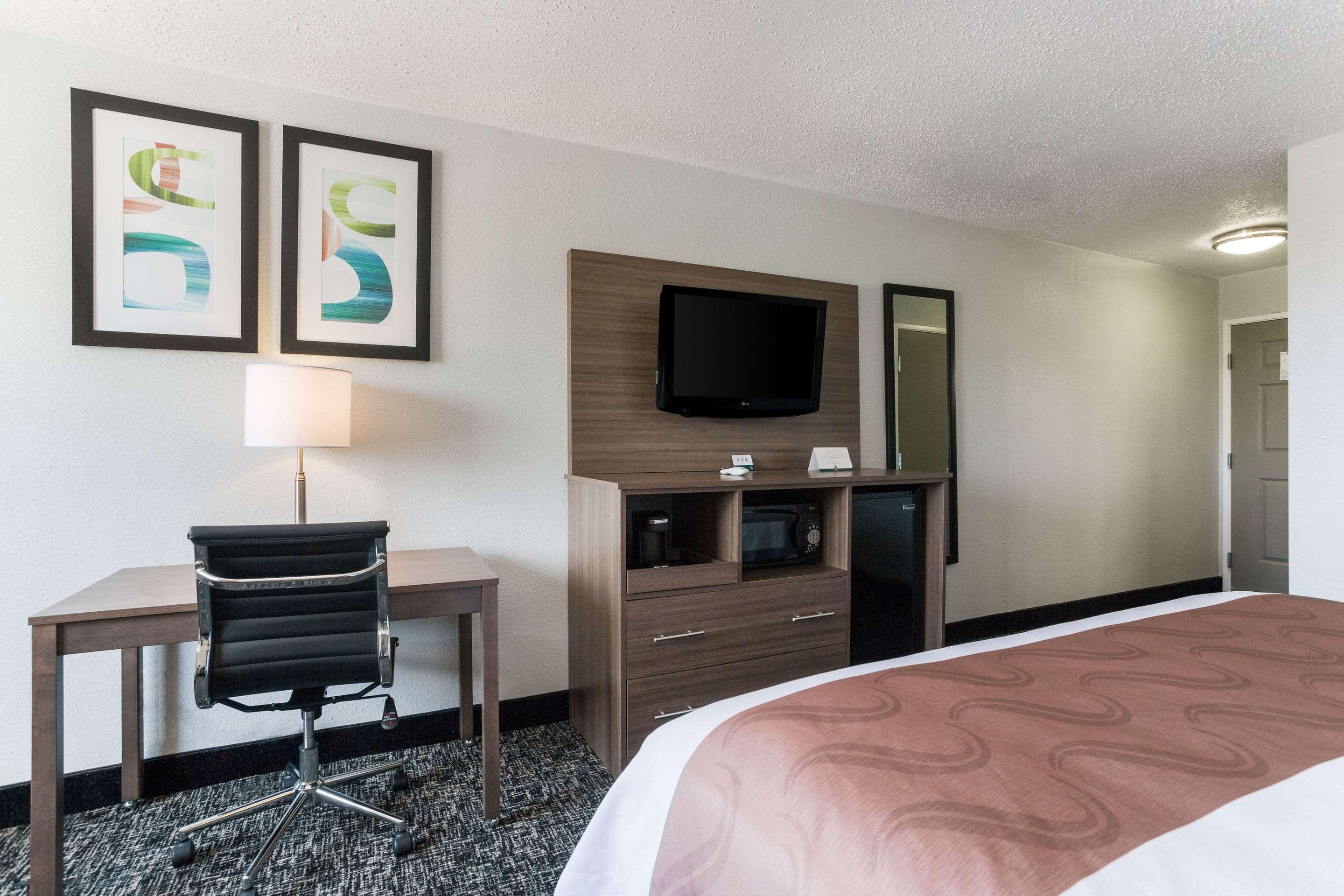 Quality Inn & Suites Ferdinand Zewnętrze zdjęcie