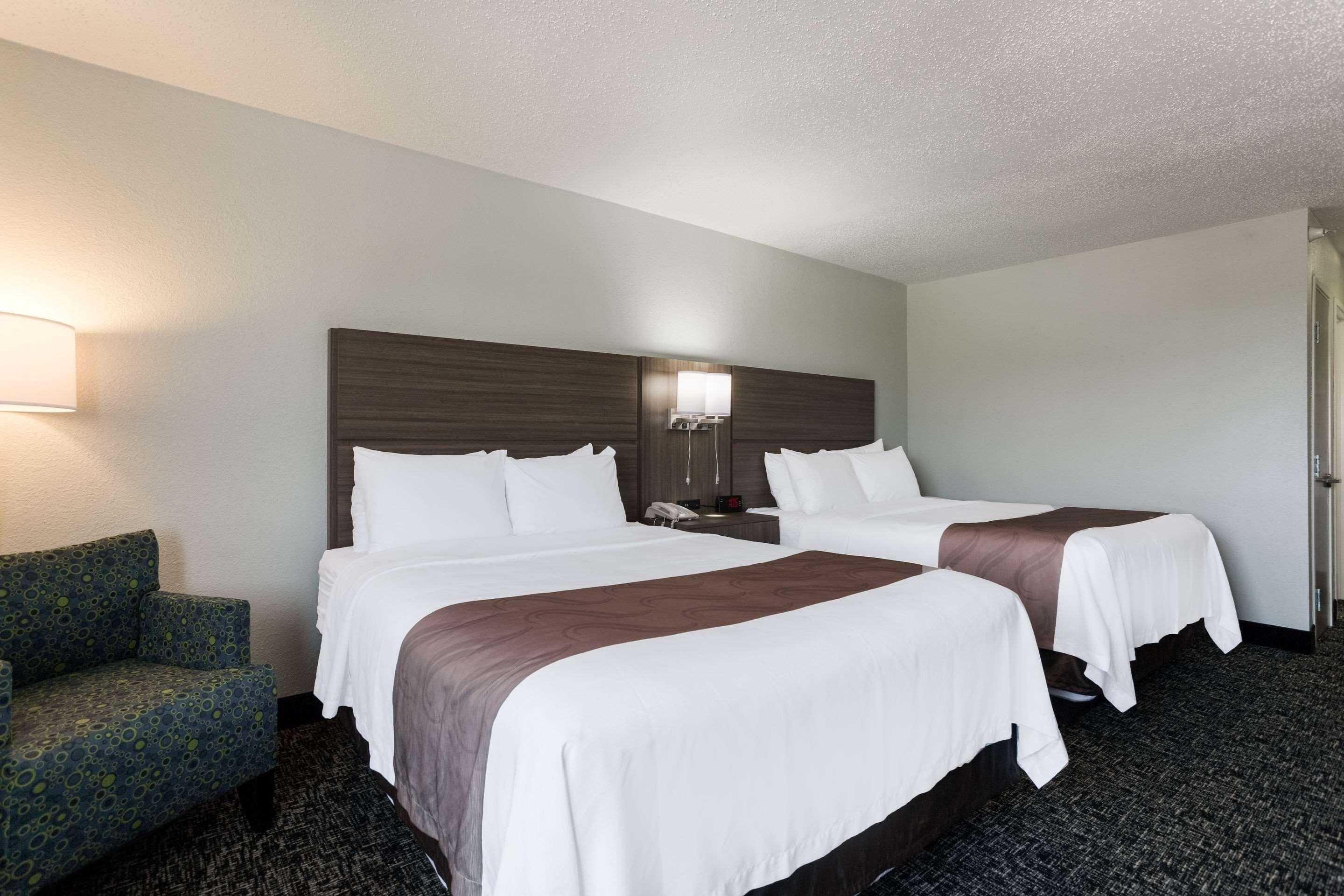 Quality Inn & Suites Ferdinand Zewnętrze zdjęcie
