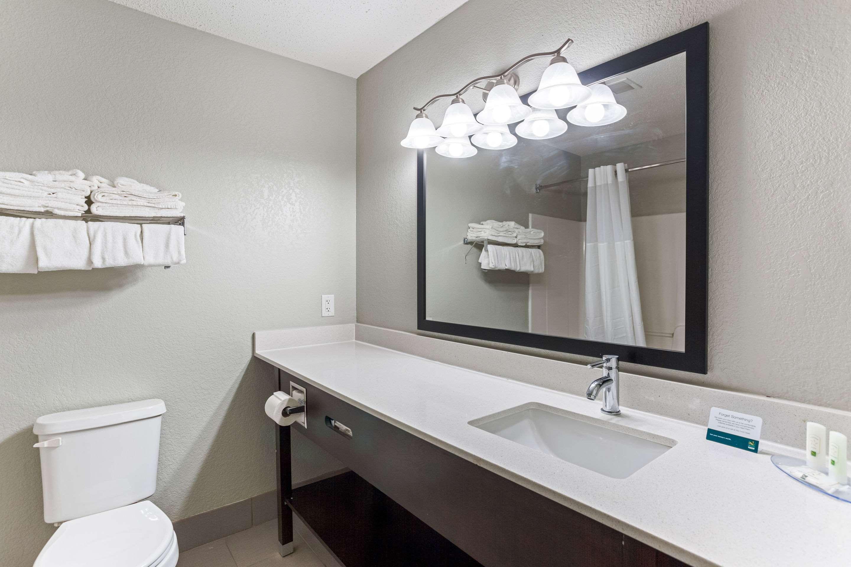 Quality Inn & Suites Ferdinand Zewnętrze zdjęcie