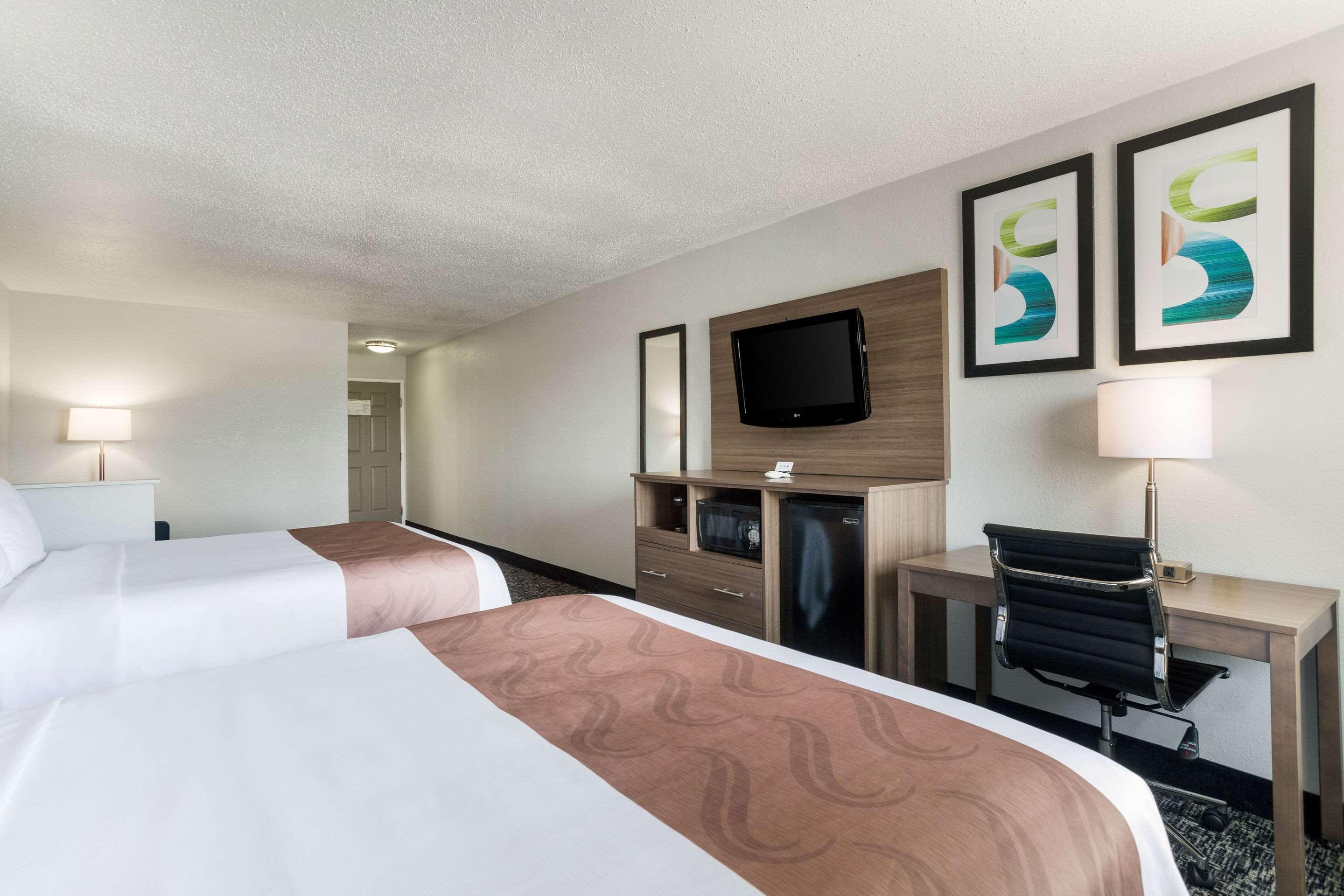Quality Inn & Suites Ferdinand Zewnętrze zdjęcie