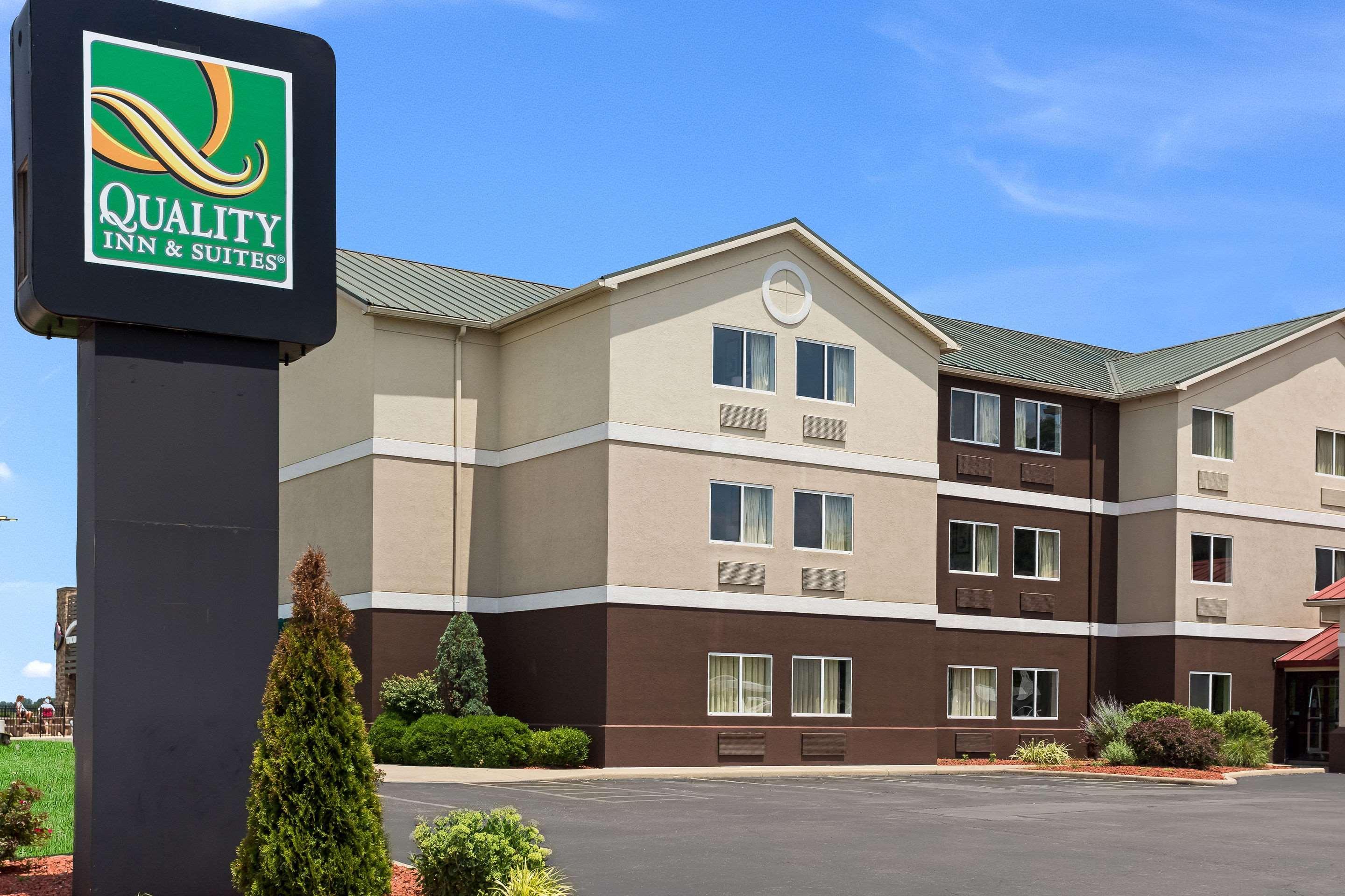 Quality Inn & Suites Ferdinand Zewnętrze zdjęcie
