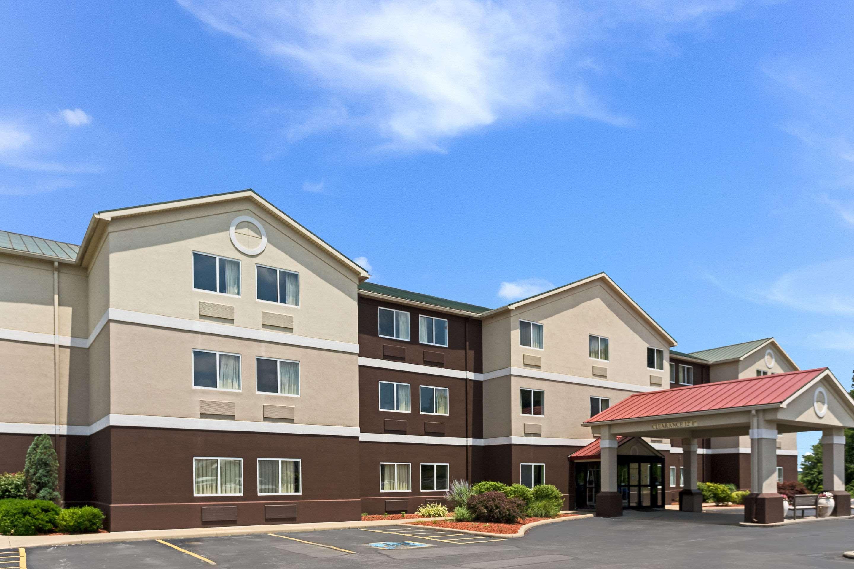 Quality Inn & Suites Ferdinand Zewnętrze zdjęcie