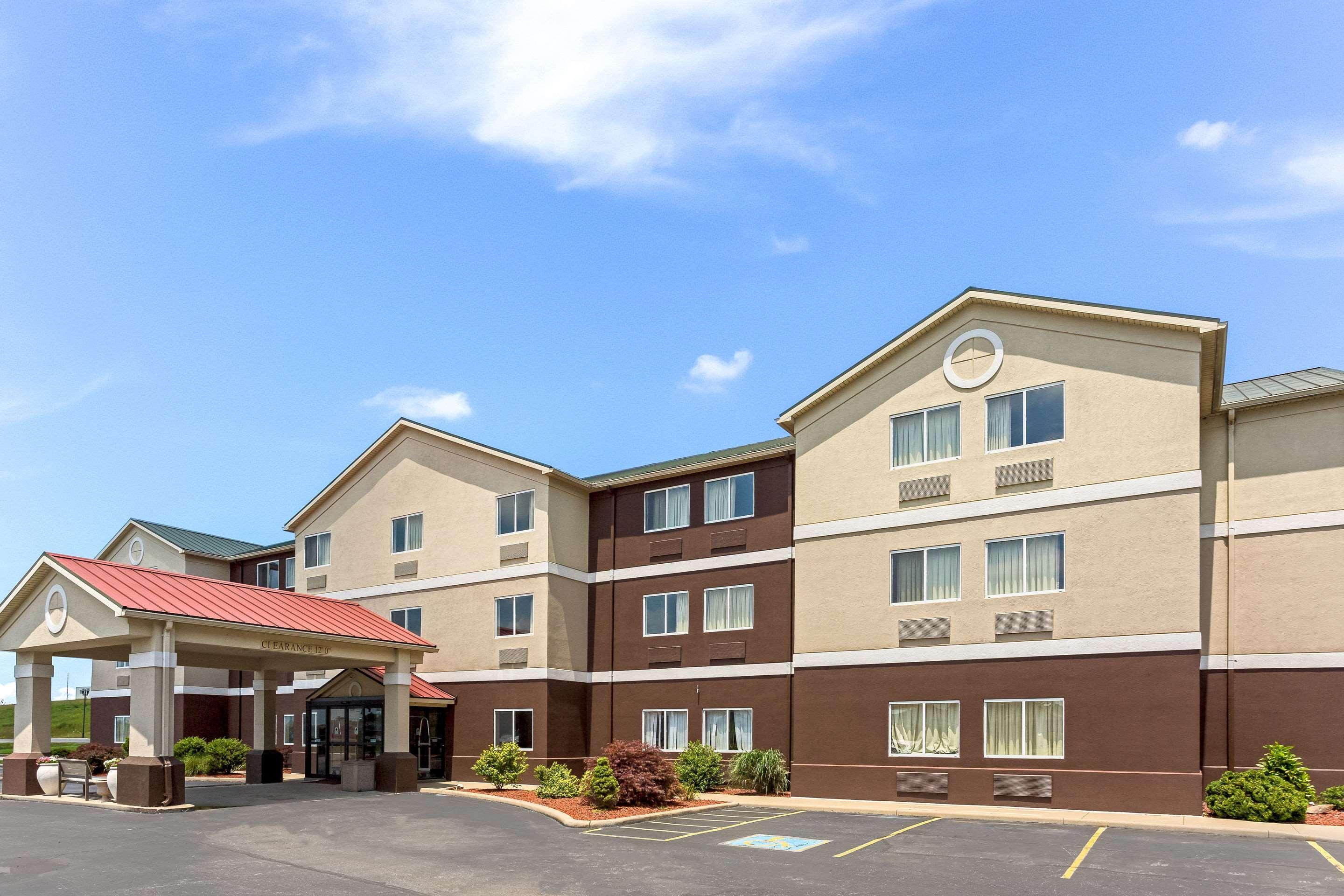 Quality Inn & Suites Ferdinand Zewnętrze zdjęcie