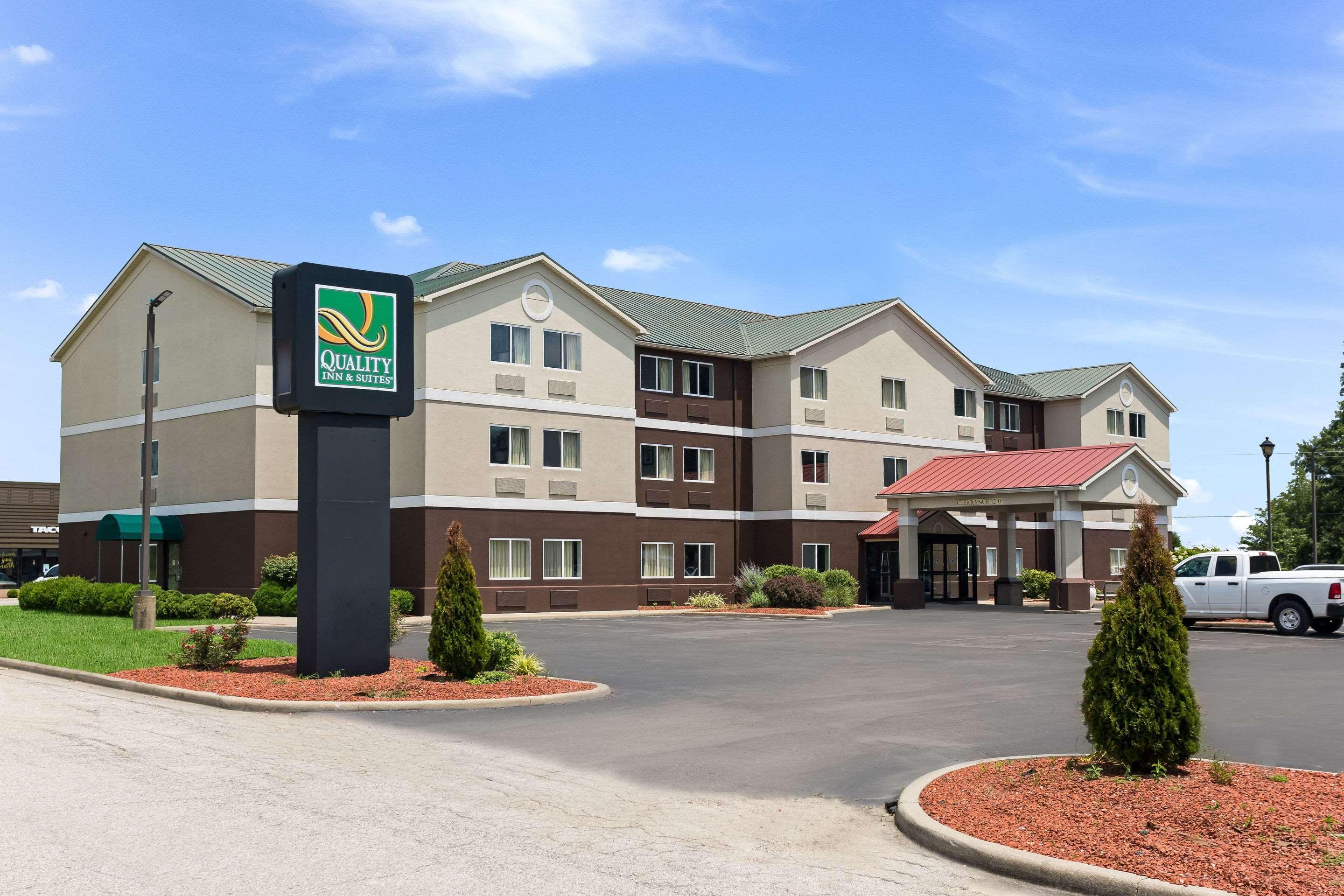 Quality Inn & Suites Ferdinand Zewnętrze zdjęcie