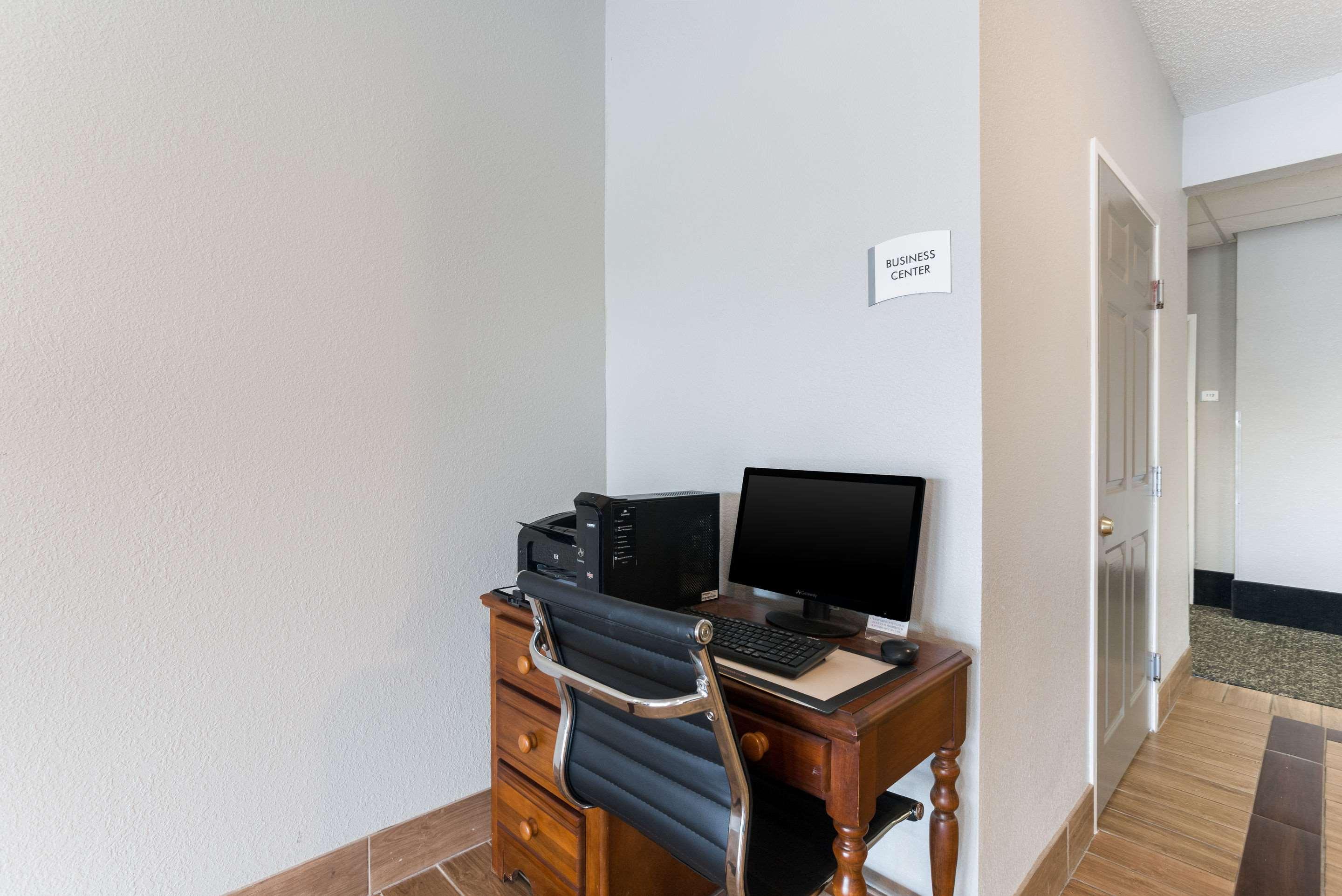 Quality Inn & Suites Ferdinand Zewnętrze zdjęcie