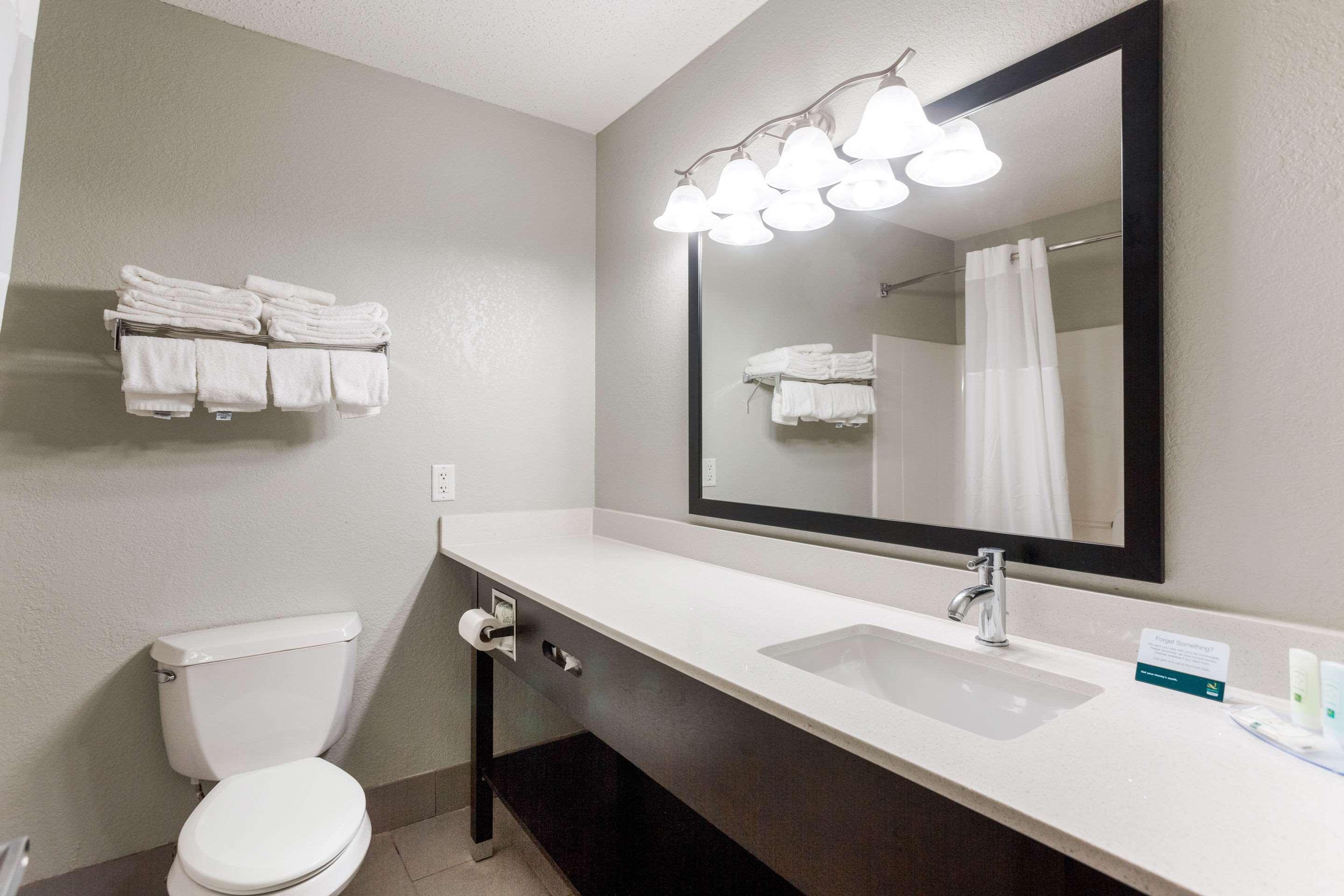 Quality Inn & Suites Ferdinand Zewnętrze zdjęcie