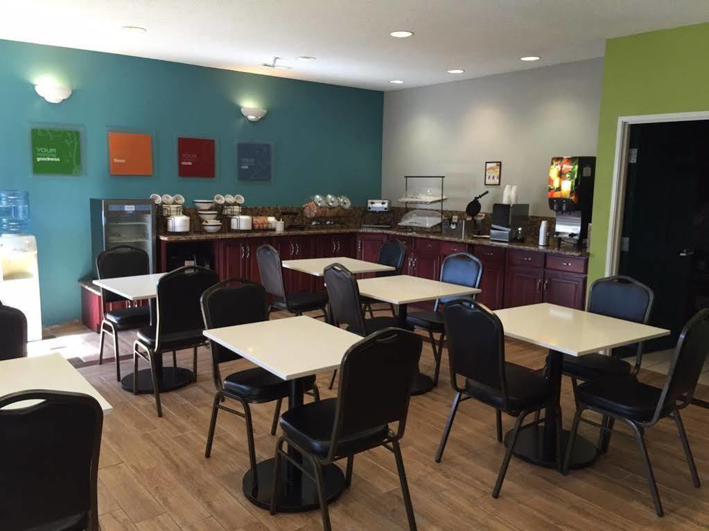 Quality Inn & Suites Ferdinand Zewnętrze zdjęcie